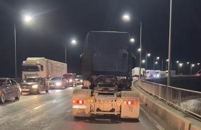 Nou protest al transportatorilor, la Constanţa/ Camioanele şi autoturismele au mărşăluit prin municipiu şi prin zona portuară