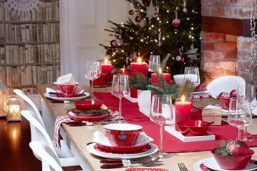 Idei pentru aranjarea mesei de Craciun