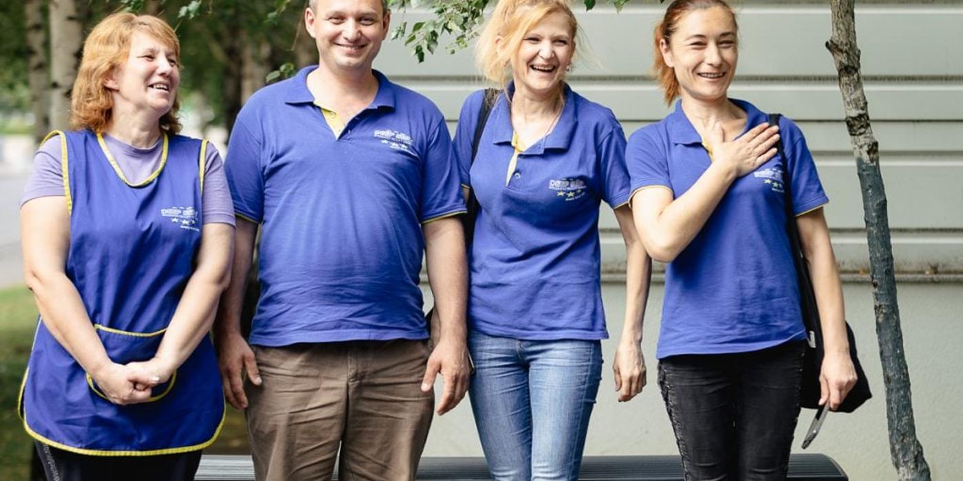 Cine sunt ucrainenii care curăță toaletele dintr-un mall din București: „Dacă vrei să întreții patru persoane, nu contează ce muncești”