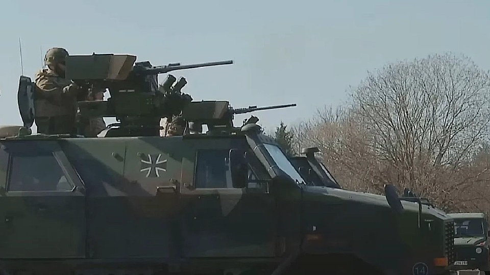 Viitorul militar al Germaniei atârnă de un fir subțire. China controlează resursele