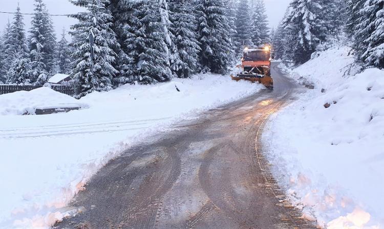 Drumurile din Cluj afectate de zăpadă și polei