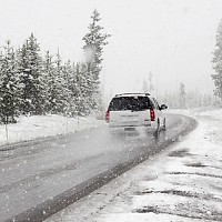 Vremea strică ultimele zile de vacanță: Ninsori, lapoviță, ploi, vânt puternic și polei