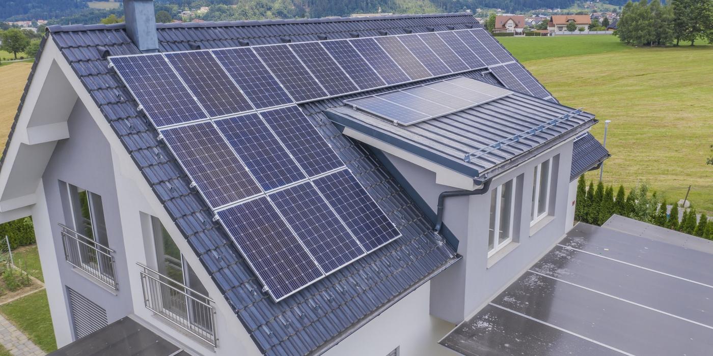 Ministrul Proiectelor Europene anunţă un nou program pentru instalarea de panouri fotovoltaice, derulat cu fonduri prin PNRR. Care sunt condiţiile şi ce valoare au voucherele