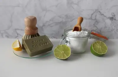 10 Moduri de a curata bucataria fara sa folosesti substante chimice agresive