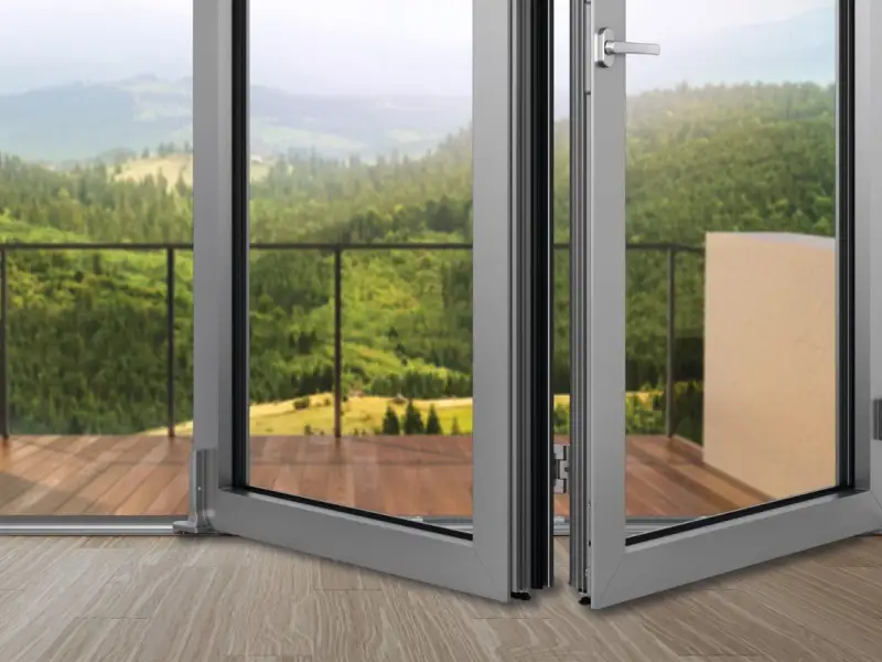Roto, lider mondial în feronerie: ușile glisante sunt alegerea perfectă pentru locuințele mici