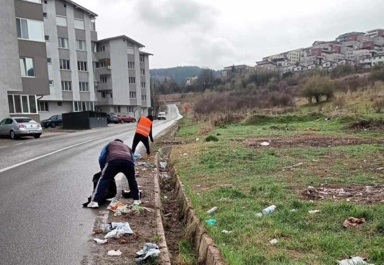 A început curățenia de primăvară în Florești