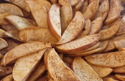 Mere rumenite cu scorțișoară: rețetă simplă la air fryer