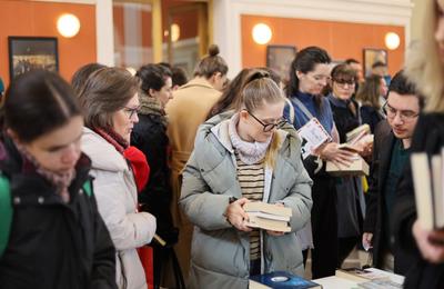 Pe 7 aprilie are loc BookSwap, evenimentul ce le dă șansa clujenilor pasionați de lectură să facă schimb de cărți
