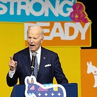 Fostul preşedinte Joe Biden îl acuză pe actualul preşedinte, Donald Trump, că a distrus democraţia
