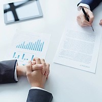 De ce este esențial un contract de vânzare-cumpărare auto corect întocmit?
