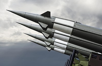 Reînarmare nucleară în Europa: SUA readuc focoase nucleare în Marea Britanie