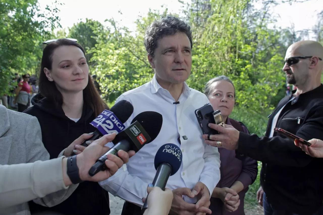 Suma imensă de bani pe care PSD și PNL o țin „pe hold” în campania candidatului Cătălin Cîrstoiu