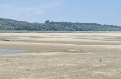 Acolo unde curgea fluviul, acum se întinde deșertul: Dunărea seacă dramatic la Rasova