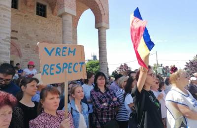 Val de proteste în țară. Profesori, cadre medicale și polițiști au ieșit în stradă în București și în alte orașe