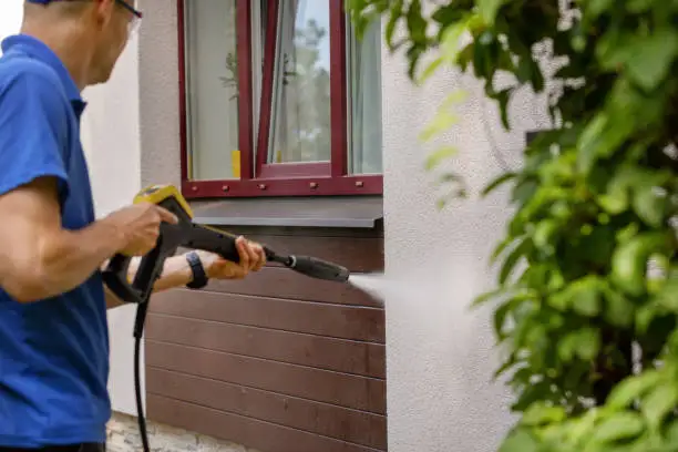 Cleaning Your House Facade in 5 Easy Steps