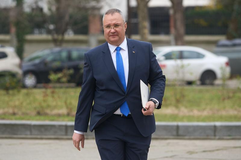 Ciucă: „Politicienii din România și-au făcut un obicei din a câștiga voturi risipind bugetul”