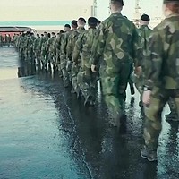 Este o zi istorică!”. Sute de militari suedezi au ajuns în Letonia pentru a se alătura unei brigăzi NATO