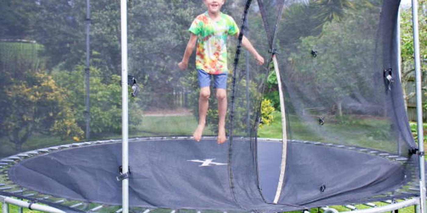 Sugestii de jucării care te ajuta sa încurajezi copilul să facă mișcare: cum le alegi și care este rolul lor