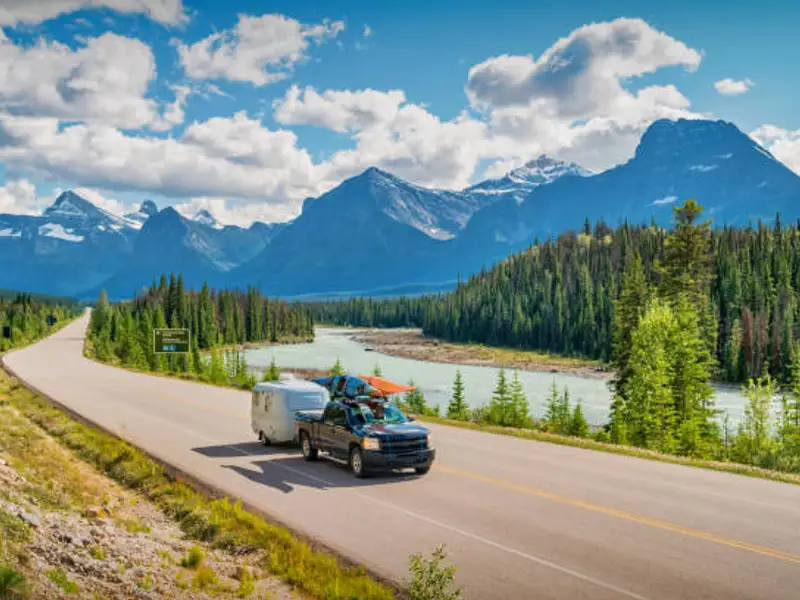 Soluții inedite pentru o vacanță reușită cu rulota la munte