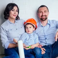 Seturile de construit: Podul magic între generații care transformă joaca în artă și educație