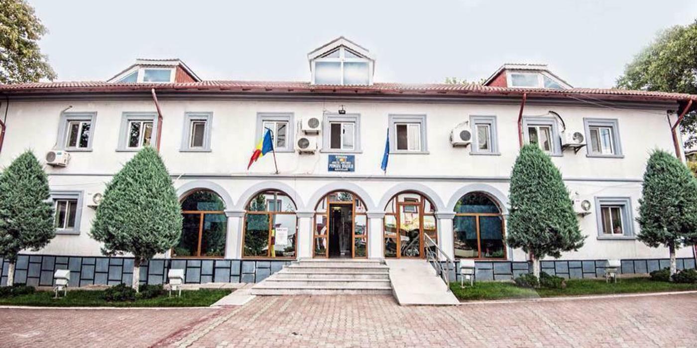 ATENȚIE: Sediul Primăriei Năvodari din strada Dobrogei, închis vineri, 17 aprilie