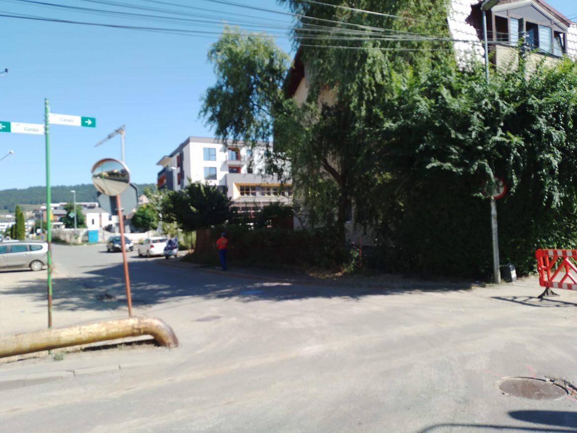 Se extind restricțiile de circulație pe strada Cetății, în intersecția cu strada Sub Cetate, în Florești