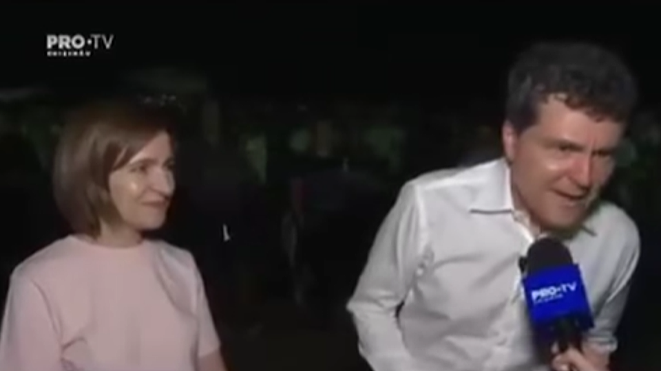 Românii au crezut că e făcut cu inteligența artificială | Nicușor Dan a dat un interviu straniu la Pro TV Chișinău: E un moment greu în România acum, financiar. Și atunci am vrut să stau în România și Republica Moldova, pentru că sunt oameni cărora le scad salariile