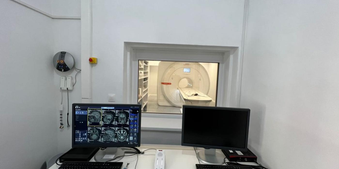 Un nou aparat RMN ultraperformant a fost adus la Spitalul Municipal „Dr. Cornel Igna” din Câmpia Turzii