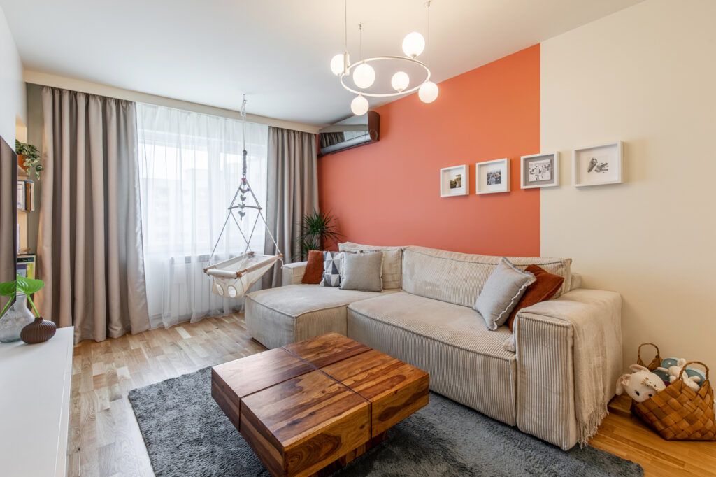 Apartament modern de 52 mp amenajat in culori naturale si accente puternice