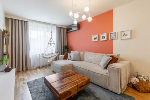 Apartament modern de 52 mp amenajat in culori naturale si accente puternice