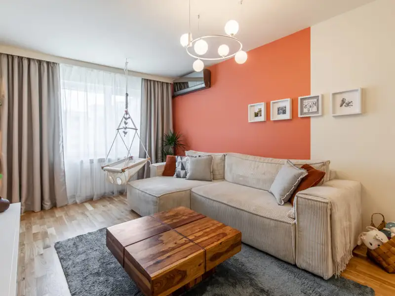 Apartament modern de 52 mp amenajat in culori naturale si accente puternice