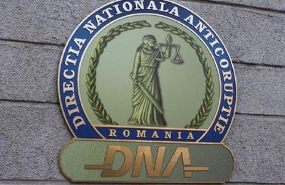 Doi oameni de afaceri, cercetați într-un dosar de evaziune fiscală în formă continuată