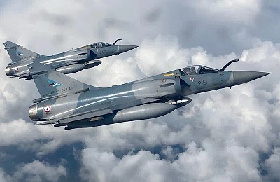 Franța trimite Ucrainei mai multe avioane Mirage, iar Marea Britanie 5.000 de rachete multirol