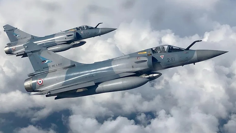 Franța trimite Ucrainei mai multe avioane Mirage, iar Marea Britanie 5.000 de rachete multirol