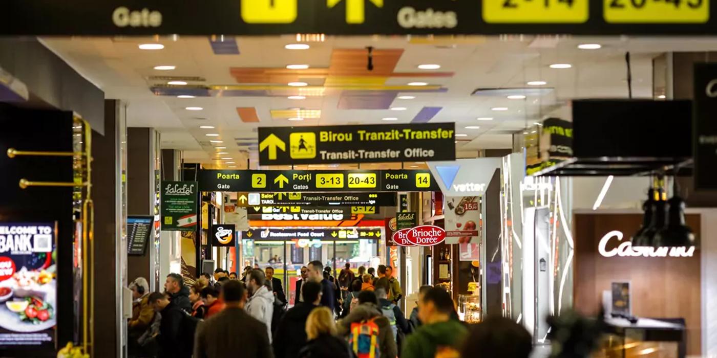 Un zbor din opt, pe rutele de iarnă din România, întârzie