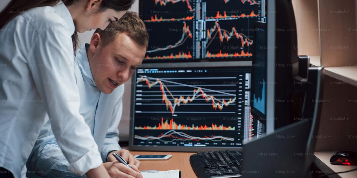 Bursa încheie săptămâna pe roșu, după anunțul privind intrarea în recesiune tehnică