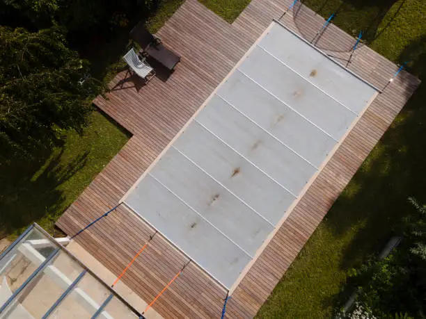 Iernarea piscinei. 10 sfaturi de la specialiști pentru sezonul rece