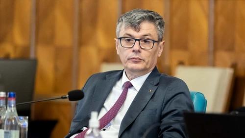 Moţiunea simplă a USR împotriva ministrului Virgil Popescu este dezbătută azi