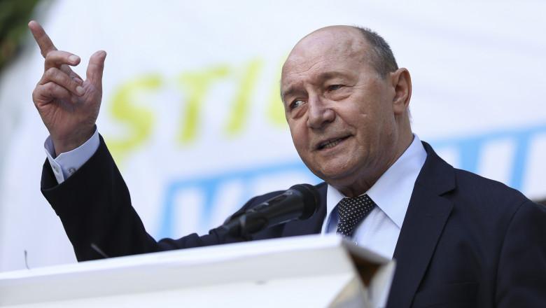 Băsescu: Dacă se retrage Piedone, câștigă sigur Firea