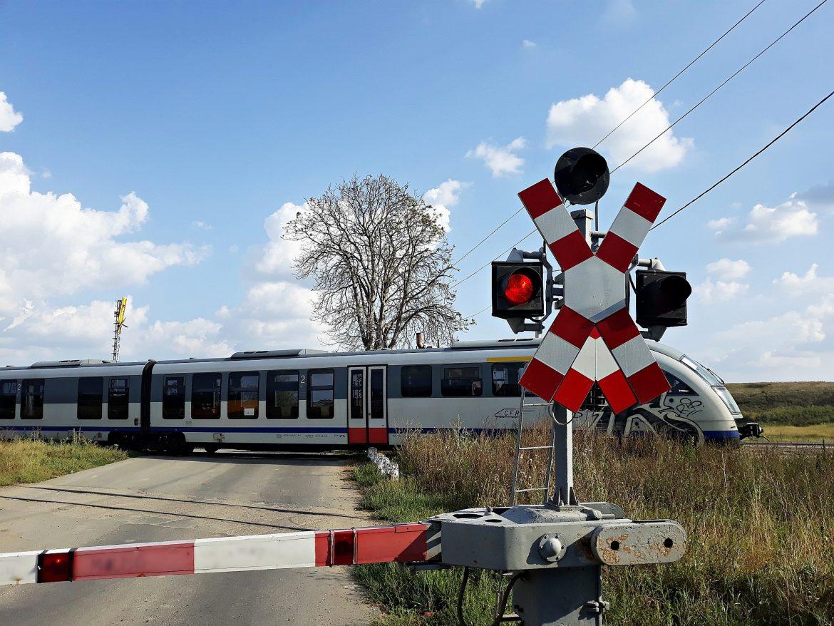 111 milioane de lei vor fi alocate de către Guvern pentru modernizarea a 20 de treceri la nivel cu calea ferată din județul Cluj