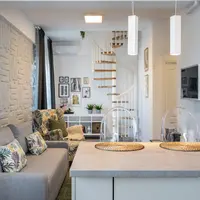 Mix cromatic si textural pentru un duplex modern din Bucuresti