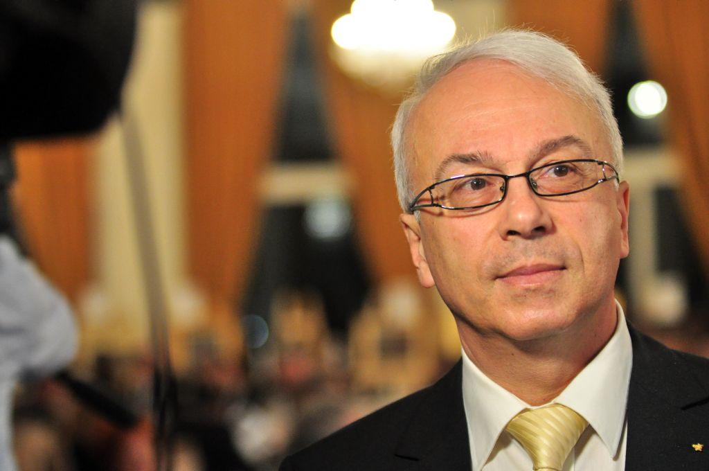 Adrian Molnar, directorul medical al Institutului Inimii, este de părere că medicii nu ar trebui să lucreze și la stat și la privat, ci doar într-un singur loc