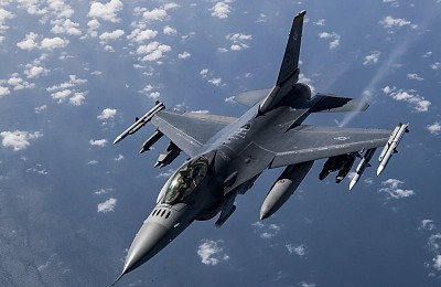 Avioanele F-16 românești au escortat un avion de spionaj rusesc. Prima intervenție a detașamentului Carpathian Vipers în Lituania