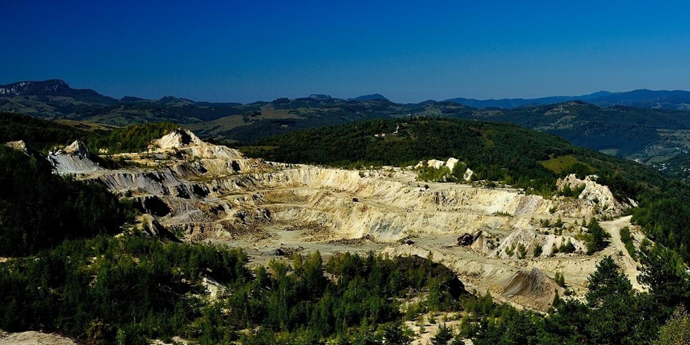 Ciucă, despre procesul Roşia Montană: Toţi cei care vor purta responsabilitatea şi dincolo de responsabilitate această povară pe umerii ţării trebuie să răspundă în faţa legii