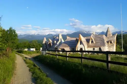 Cand povestile prind viata Castelul de lut Valea Zanelor din Sibiu