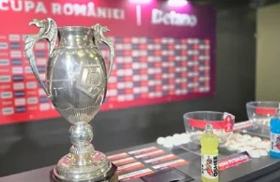 Alba-neagra cu bilele la tragerea la sorți a meciurilor din Play-Off-ul Cupei României