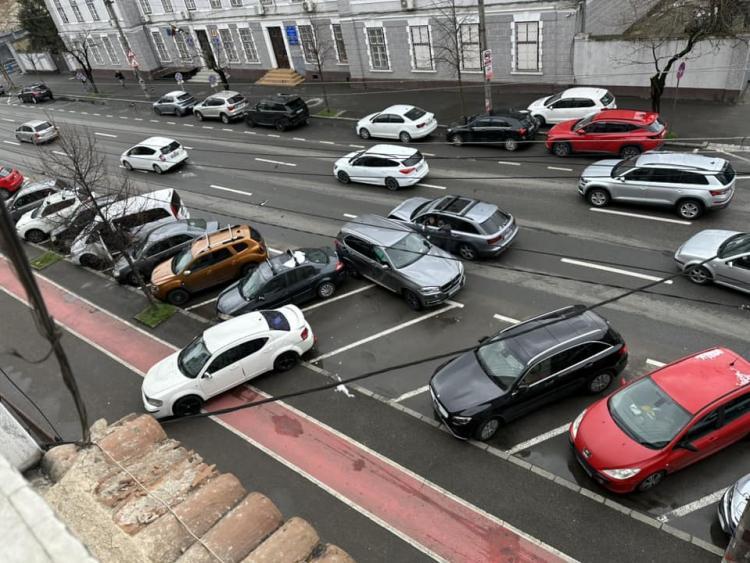 Accident ieri în Cluj-Napoca, pe Calea Dorobanților. Mai multe mașini au fost avariate