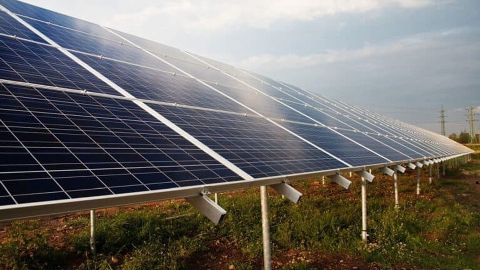 Bani europeni pentru energie verde: 200 de milioane de euro pentru fermieri