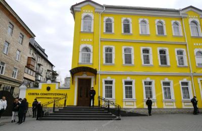 Victorie a Găgăuziei la Curtea Constituţională în legătură cu restituirea TVA-ului. Guvernatoarea Evghenia Guţul jubilează, partidul de guvernare de la Chişinău se pregăteşte să intervină cu o nouă lege