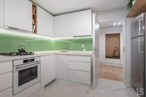 Amenajare apartament de 2 camere inspirata de curatenia si ordinea unei farmacii